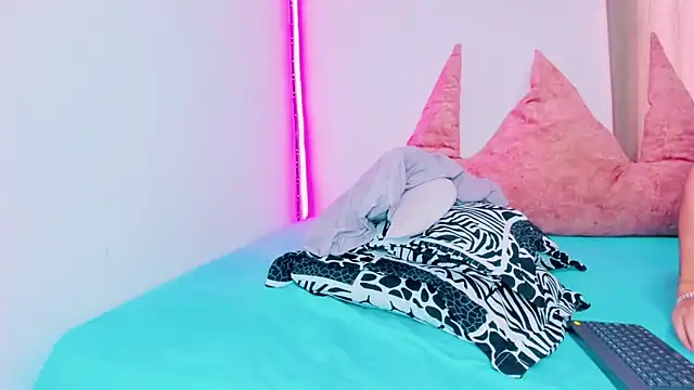 Candace_Queen Pertunjukan Webcam