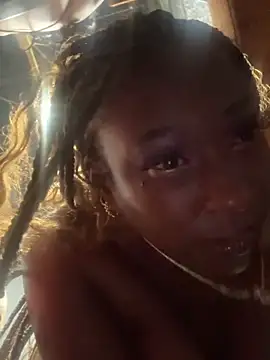 MadameMuse Show in webcam