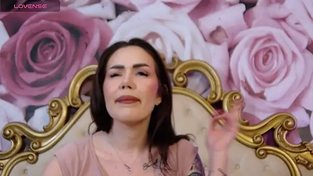 HessaHessy Chat XXX in diretta