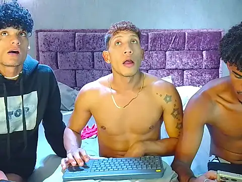 The_golden_boys1 Show in webcam