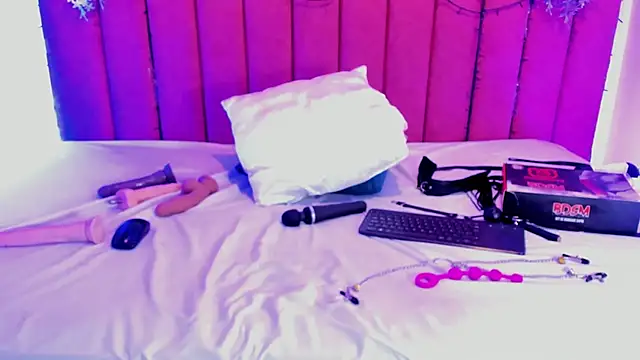 PamelaaPonce's Live XXX Chat