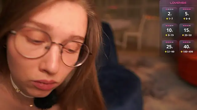 SharaNewbern's Live XXX Chat