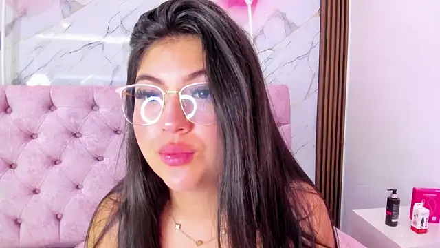 AbrilQuintana_'s Live XXX Chat