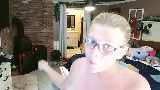 Show modela Stickywethoney na web-kameri