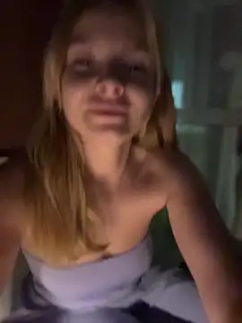 XXX chat uživo modela AnastasiaAniess