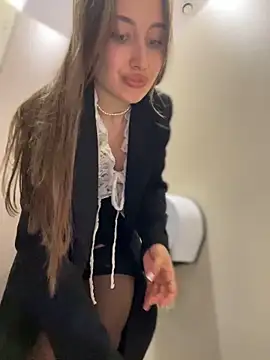 Show modela ICrazyOneIRL na web-kameri