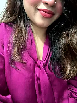 riya_sharma11 Adlı Modelin Canlı XXX Sohbeti