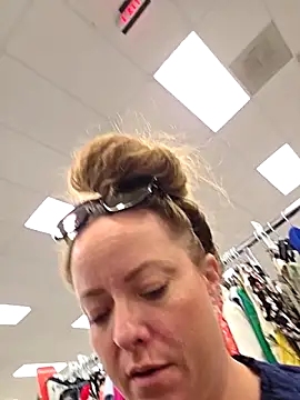 julimonroe: онлайн-секс-чат