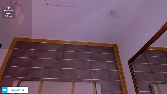 WenFox's Live XXX Chat