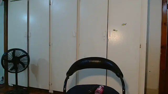 Moreish-06 即時 XXX 聊天