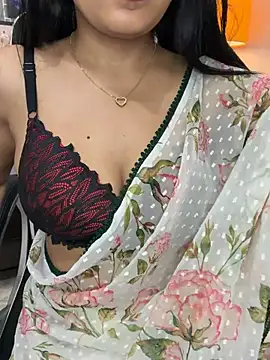 escape_with_me's Live XXX Chat