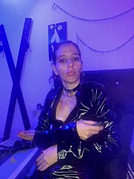 Chat +18 de Little_Naughtty ao vivo