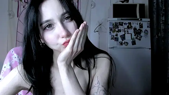 แชท XXX สดของ Holy420lolii