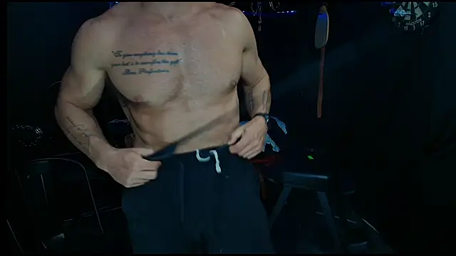 TheNakedPreacher: διαδικτυακό σόου στην κάμερα