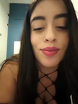 MissNyraSecret's Live XXX Chat