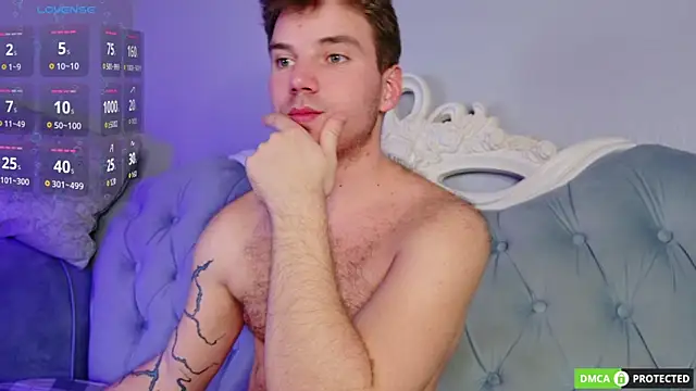 ArthurWhitee: διαδικτυακό σόου στην κάμερα