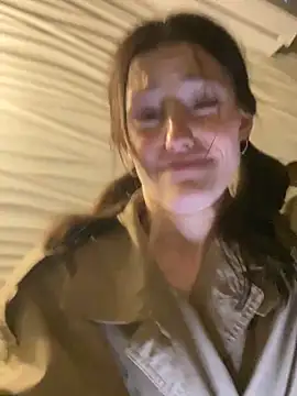 Mia_Mia_Mn Webbikameraesitys