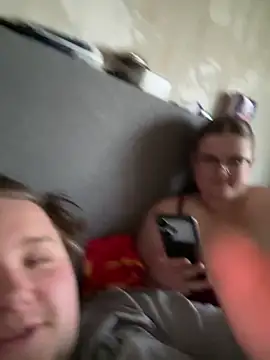 CurvyPaar2's Live XXX Chat