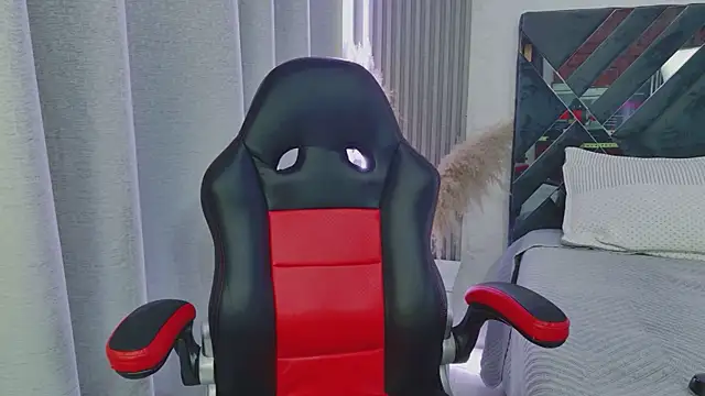 AmyTorres_ Adlı Modelin Canlı XXX Sohbeti