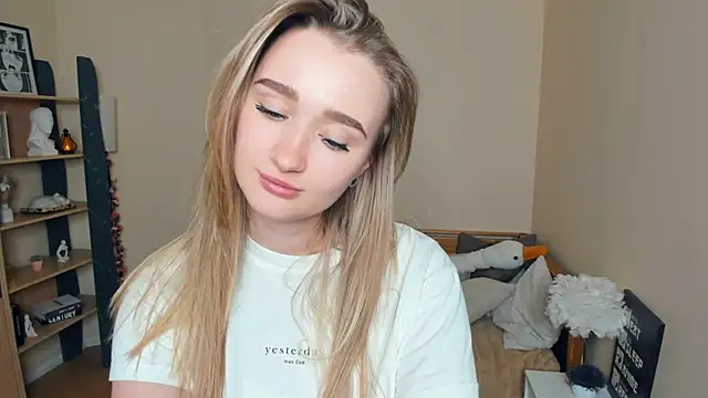 VioletteClaire's Live Chat Room