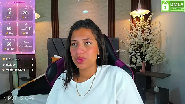 Вебкам-шоу Atiena_