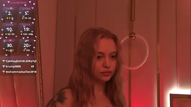 MollyHilton Chat XXX in diretta