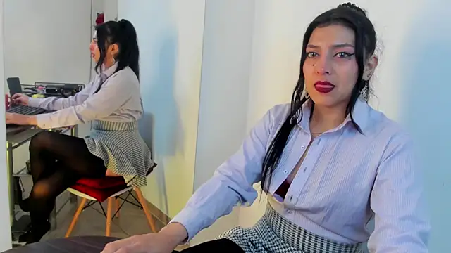 แชท XXX สดของ jaade_doll