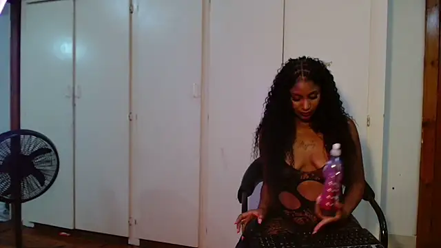 XXX chat uživo modela Moreish-06