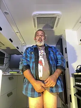 ausbod élő XXX-chatje