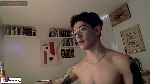 ivaaaan_'s Live XXX Chat