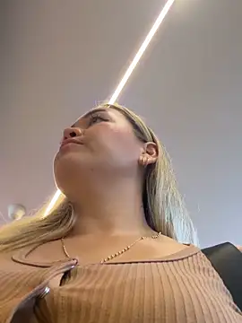 Danielavegax webcam show