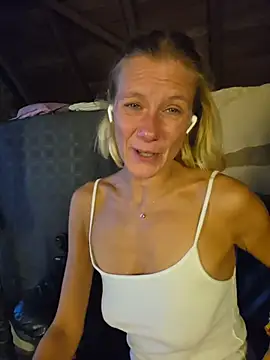 yola181's Live XXX Chat