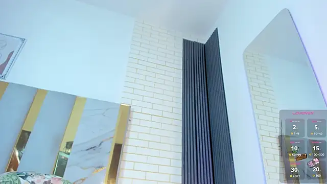 Nova-Zay élő XXX-chatje