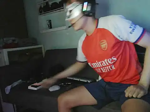 boyhigh1997 Adlı Modelin Canlı XXX Sohbeti