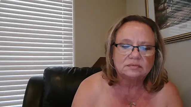 BustyAnnie's Live Sex Cam Show