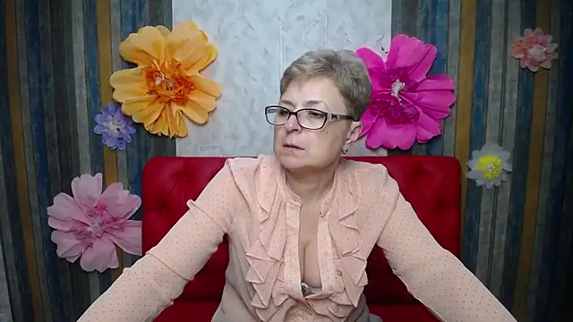 EmiliaGree live XXX chat