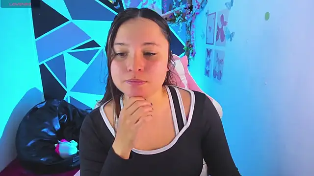 little_emma0 live XXX chat