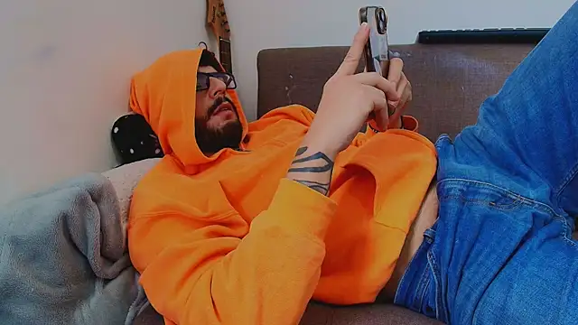 Chat +18 de thomas_gun ao vivo