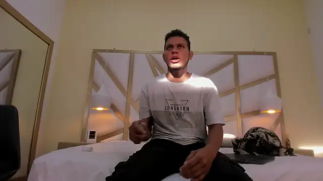 NohaBrooks webkamerás műsora