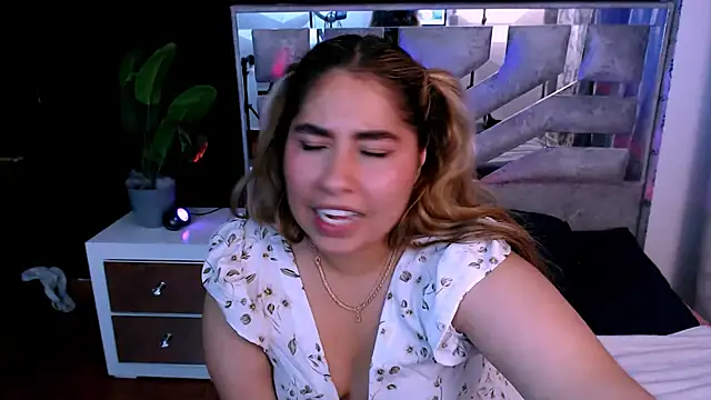 Sofiazaf_ Live XXX-Chat