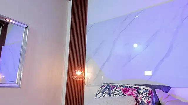 Chat +18 de Marie_Castelzc ao vivo