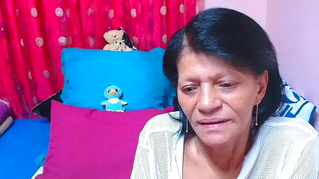 SLUTTYROXY 现场XXX聊天