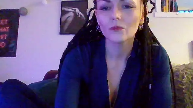 shyhornymommy Chat XXX in diretta