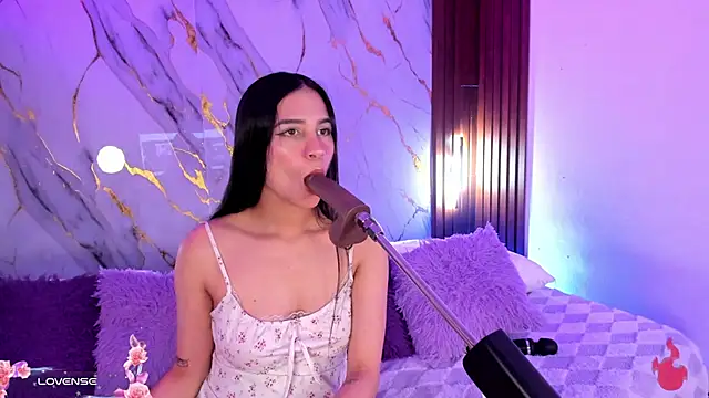 Emmiicute live XXX chat