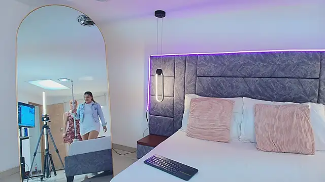 Dakota_Megan_69 Webcamshow