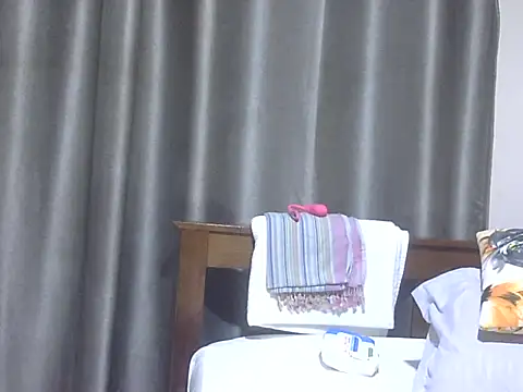 Show de East_queen na webcam