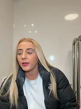 Strongqueen: απευθείας συνομιλία ΧΧΧ