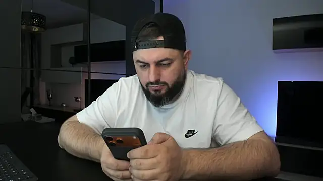 DravenPeak élő XXX-chatje