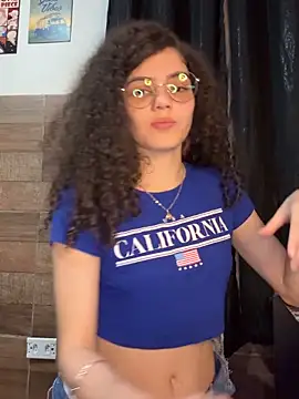 izumikarol's Live XXX Chat