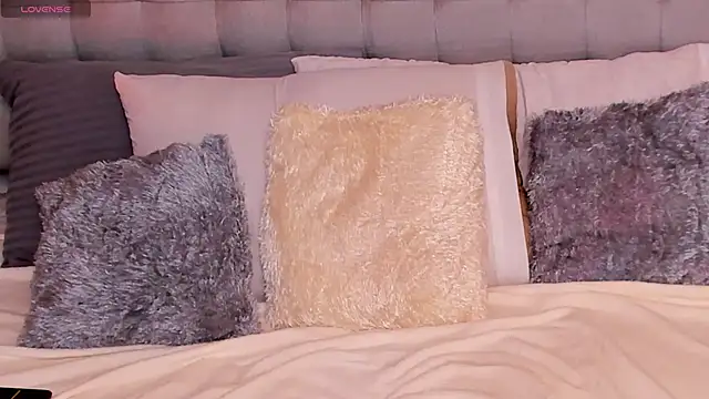 StephanyRouss' Live XXX Chat